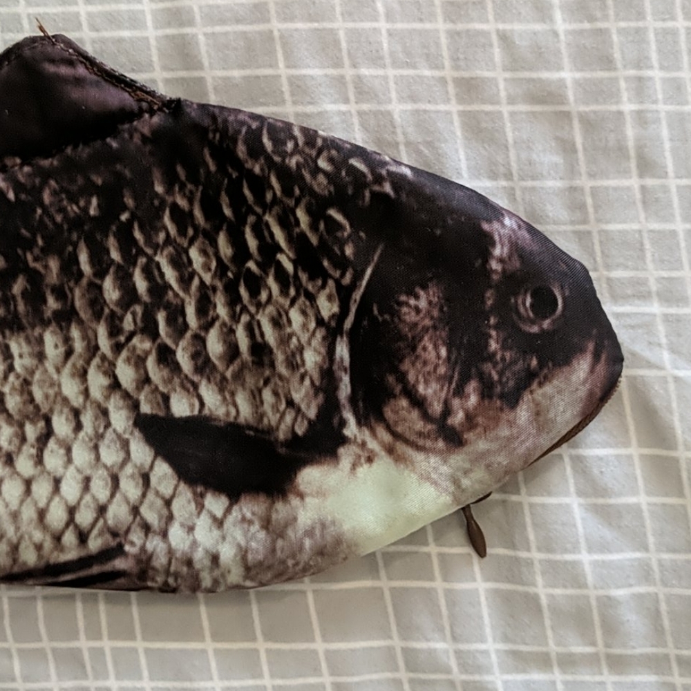 Fish pencil case - Picture 2 of 2